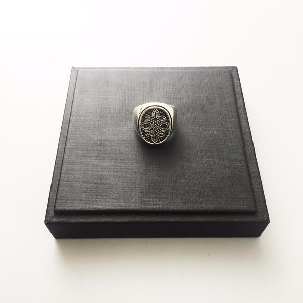 Luxurious Signet Ring